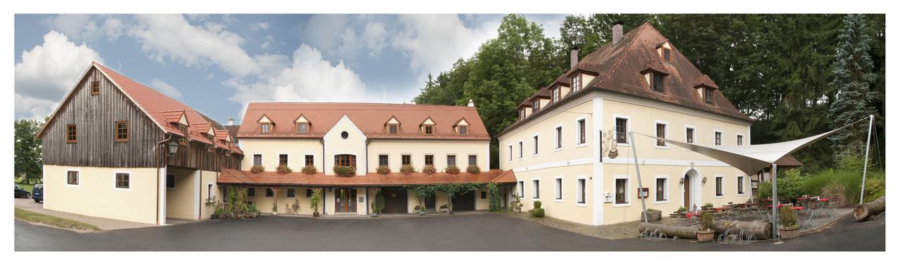 Landgasthof Kahrmühle Pressath Exterior foto